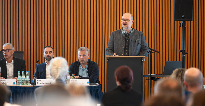 Aufsichtsratsvorsitzender Florian Förg eröffnete die 102. Generalversammlung.