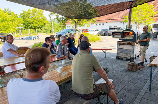 Reisinger veranstaltet Schulungen für Ofenbau-Profis ebenso wie Backofenbauseminare für engagierte Selbstbauer und Vereine. - © Foto: Daniel Reisinger