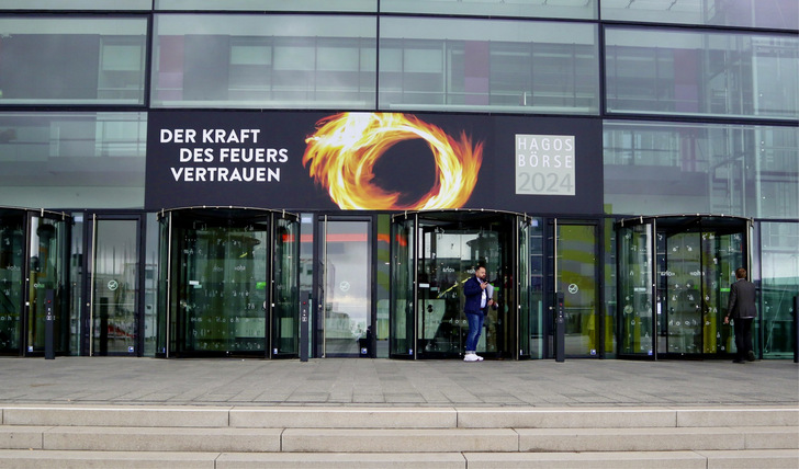 Drei Tage stand das Internationale Congresscenter Stuttgart (ICS) ganz im Zeichen der „Kraft des Feuers“. - © Foto: Martin Henze
