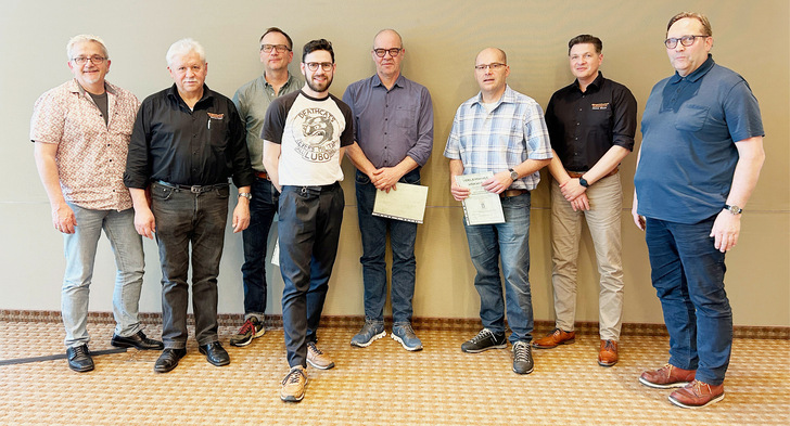 Vergangenheit und Zukunft der GGK auf einen Blick (v.l.n.r.): Lorenz Seibold, Michael Falger, Thomas Zander, Marc Angelo von Zoepffel, 
Jürgen Henrichs, Heiko Schacker, Marcus Breuer, Oliver Kahle. - © Foto: GGK