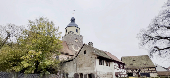 © Foto: Daniel Reisinger Ort des Geschehens: Der Backofen befindet sich in diesem bisher unsanierten Nebengebäude zur historischen Schlossanlage. Hier war Daniel Reisingers Wirkungsstätte.